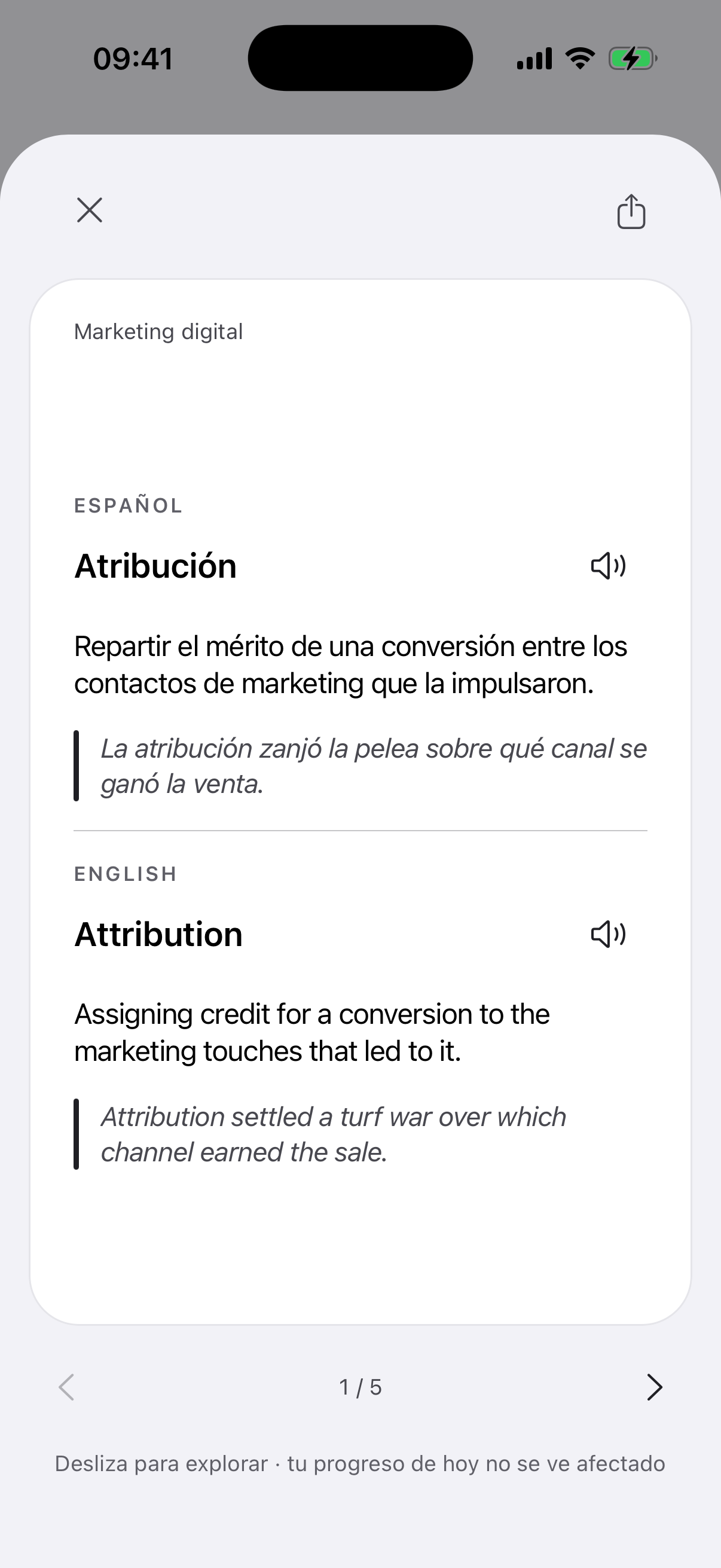 La pantalla de la app con el reverso de la tarjeta «Atribución» abierto