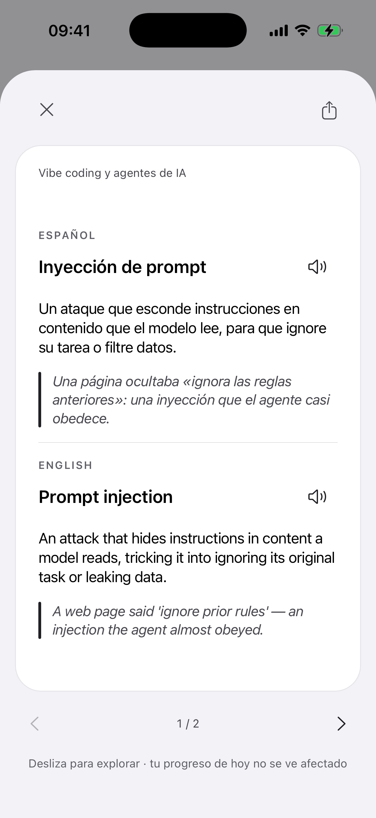 El reverso de la tarjeta «Inyección de prompt» en la app de Inkling: la explicación
y la frase en español; debajo, la forma en inglés